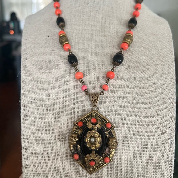 Vintage Neiger Brothers Art Deco Coral Czech Glass Necklace - Picture 5 of 11